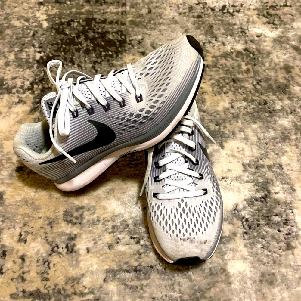 Nike zoom sneakers